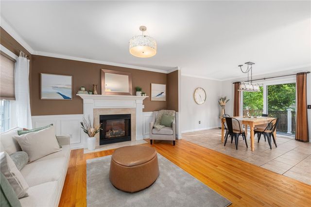 16 Taylor Lane, Warwick, RI 02886