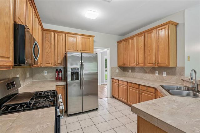 120 Heritage Court, Fayetteville, GA 30214
