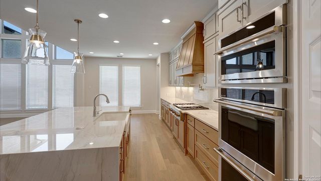 31 Enia Circle, San Antonio, TX 78257