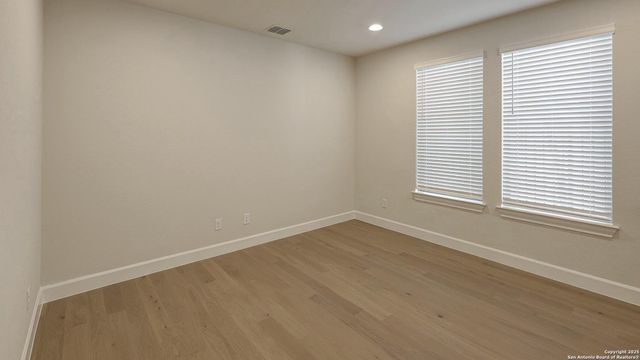 31 Enia Circle, San Antonio, TX 78257