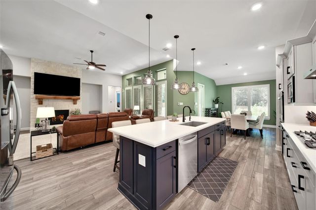 613 Blue Mockingbird Court, Magnolia, TX 77354