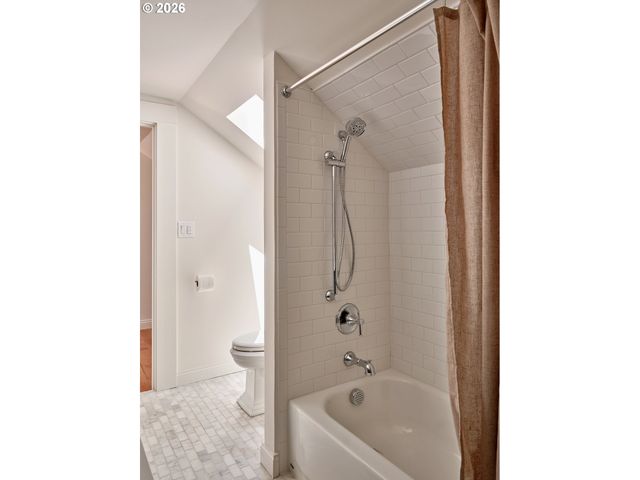 4006 Ne FLANDERS St, Portland, OR 97232