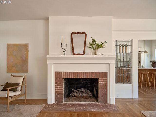 4006 Ne FLANDERS St, Portland, OR 97232