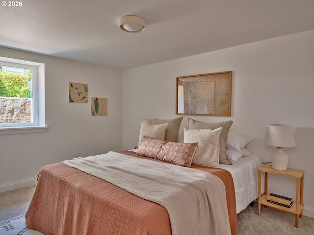 4006 Ne FLANDERS St, Portland, OR 97232