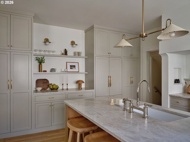 4006 Ne FLANDERS St, Portland, OR 97232