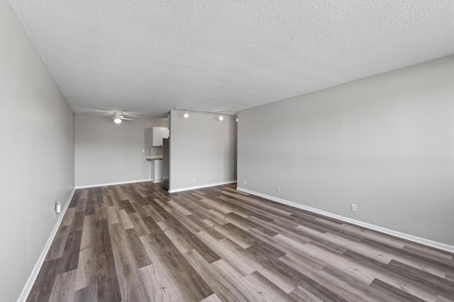 2500 Blaisdell Avenue 206, Minneapolis, MN 55404