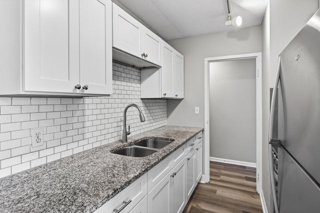 2500 Blaisdell Avenue 206, Minneapolis, MN 55404