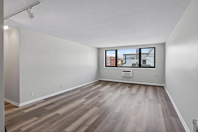 2500 Blaisdell Avenue 206, Minneapolis, MN 55404