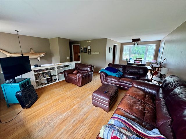 776 Lake Road, Ontario, NY 14519