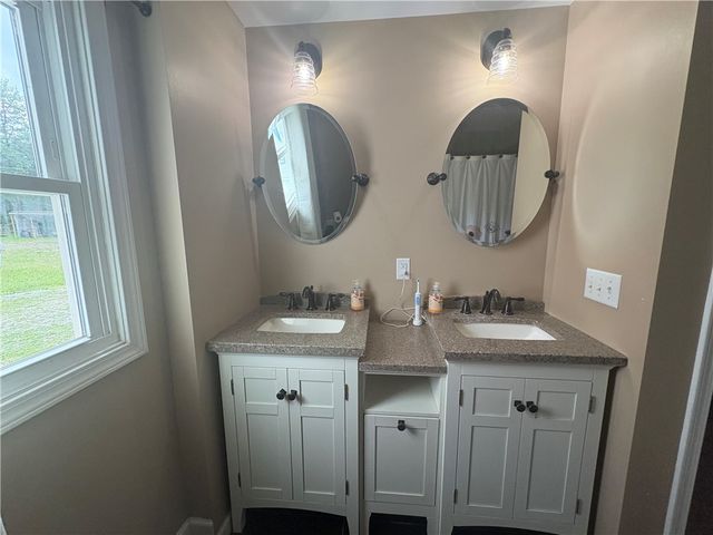 776 Lake Road, Ontario, NY 14519