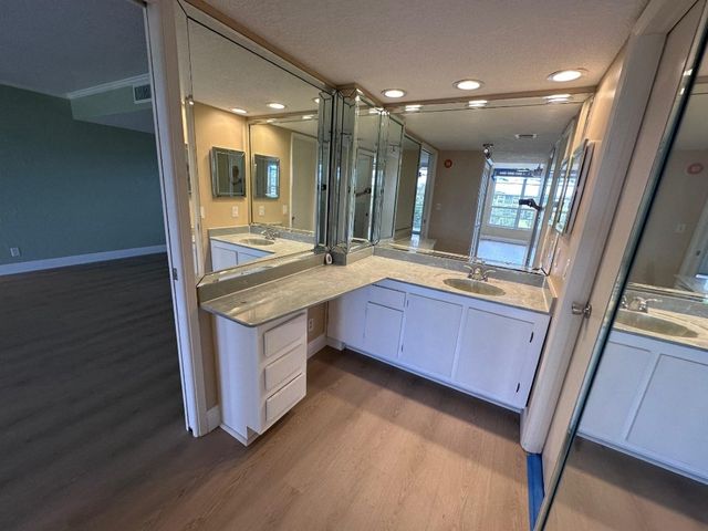 3850 Oaks Clubhouse Drive 403, Pompano Beach, FL 33069