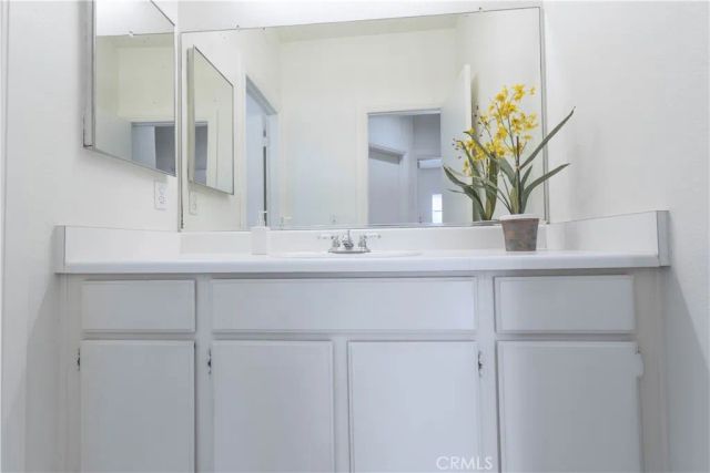 251 Gallery, Tustin, CA 92782