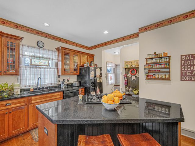 313 N Raynor Avenue, Joliet, IL 60435