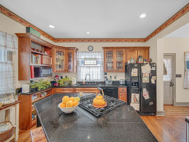 313 N Raynor Avenue, Joliet, IL 60435