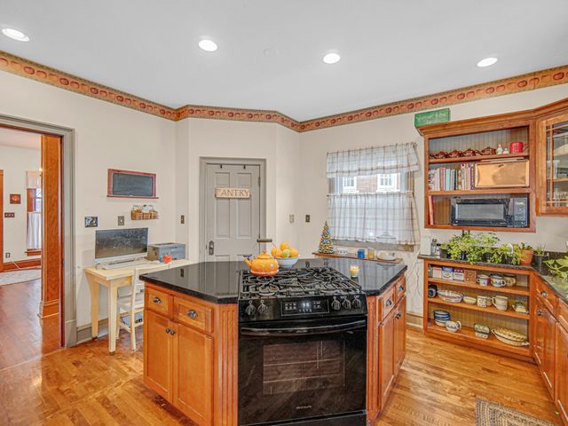 313 N Raynor Avenue, Joliet, IL 60435