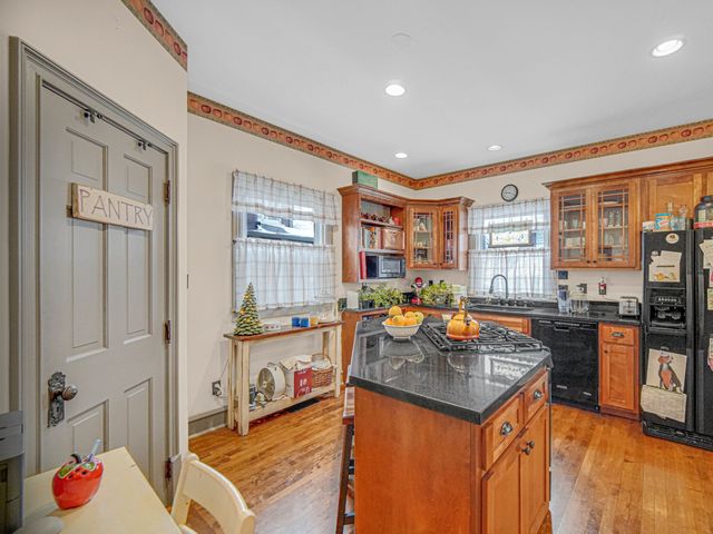 313 N Raynor Avenue, Joliet, IL 60435