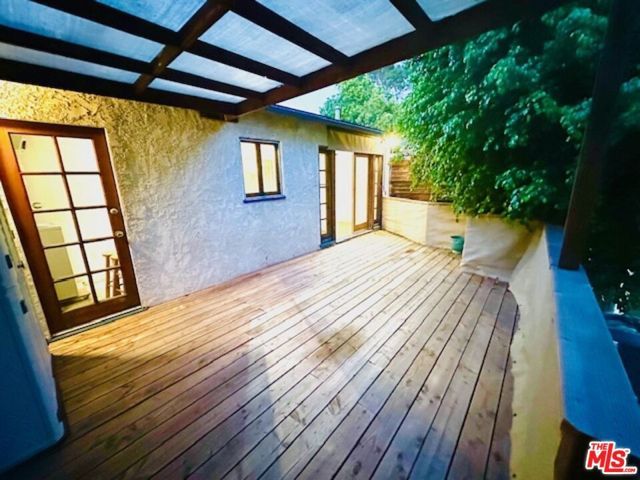 9012 Phyllis Avenue, West Hollywood, CA 90069