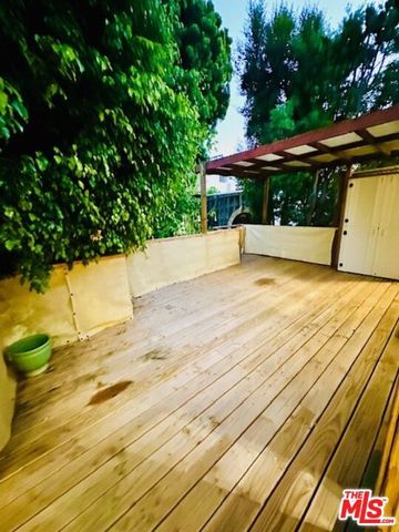 9012 Phyllis Avenue, West Hollywood, CA 90069