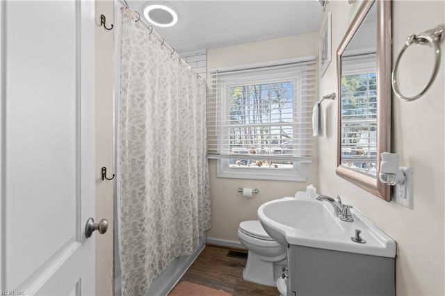 49 Madrid DR, Hampton, VA 23669