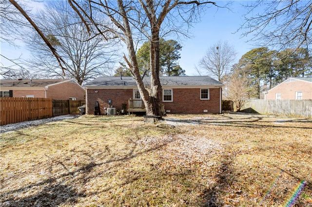 49 Madrid DR, Hampton, VA 23669