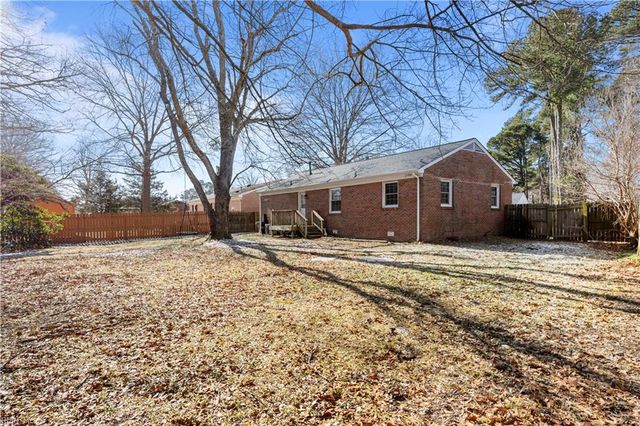 49 Madrid DR, Hampton, VA 23669