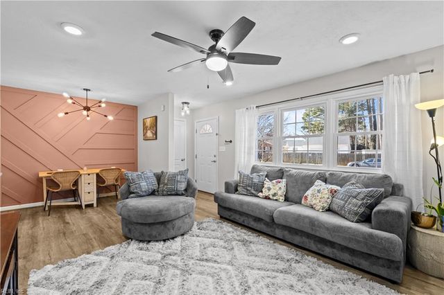 49 Madrid DR, Hampton, VA 23669