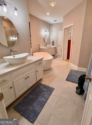 216 Ashford Circle, Lagrange, GA 30240