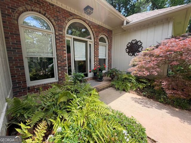 216 Ashford Circle, Lagrange, GA 30240