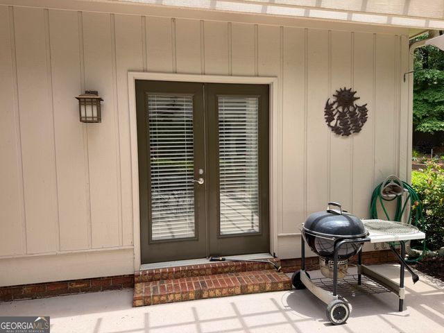 216 Ashford Circle, Lagrange, GA 30240