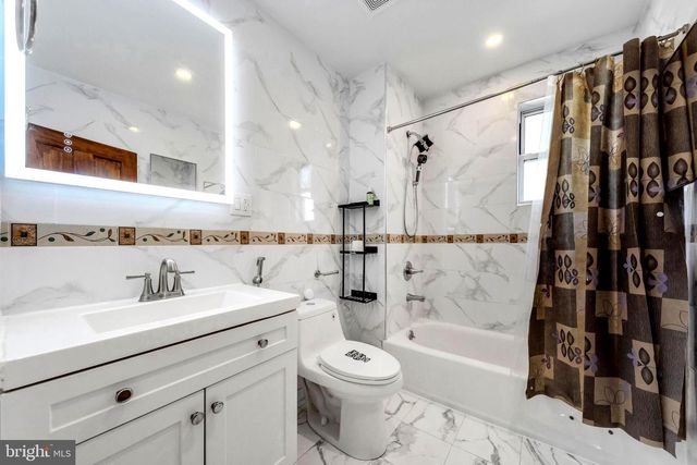 18 ELM AVE, Upper Darby, PA 19082