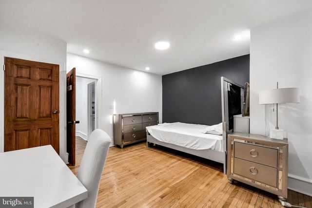 18 ELM AVE, Upper Darby, PA 19082