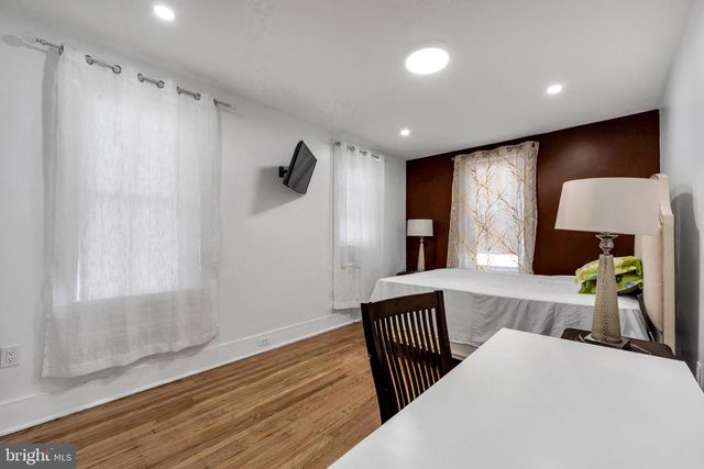 18 ELM AVE, Upper Darby, PA 19082