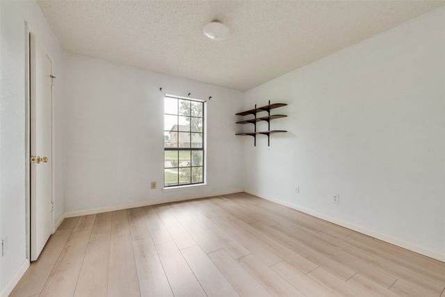2623 Fallcreek Drive, Carrollton, TX 75006