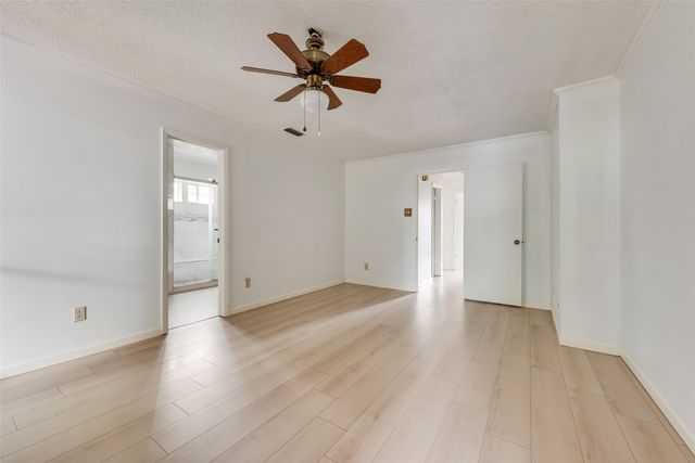 2623 Fallcreek Drive, Carrollton, TX 75006