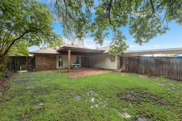 2623 Fallcreek Drive, Carrollton, TX 75006