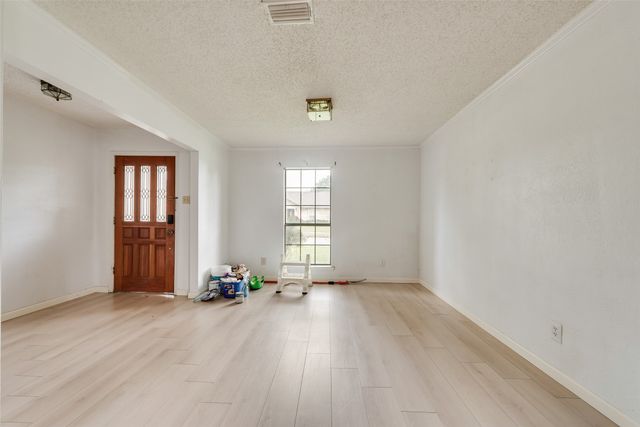 2623 Fallcreek Drive, Carrollton, TX 75006