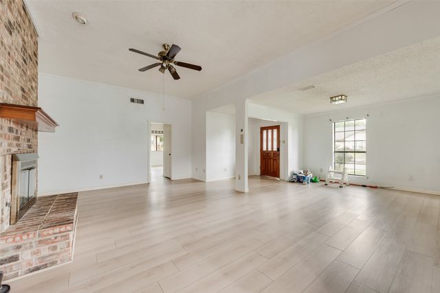 2623 Fallcreek Drive, Carrollton, TX 75006