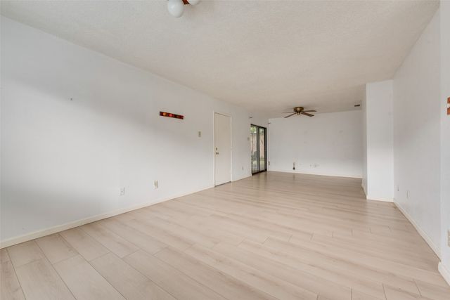 2623 Fallcreek Drive, Carrollton, TX 75006