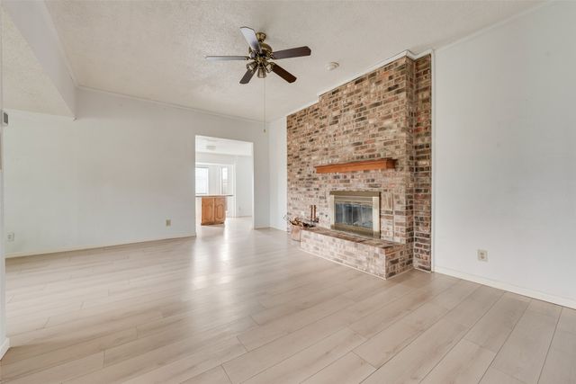 2623 Fallcreek Drive, Carrollton, TX 75006