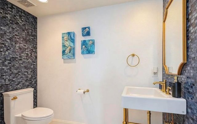 1180 GULF BOULEVARD 806, Clearwater, FL 33767