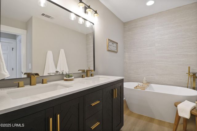 11 Lake Forest Dr Apt 3360, Hilton Head Island, SC 29928