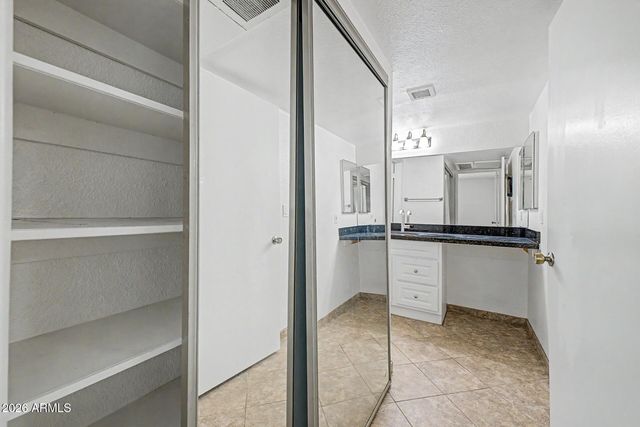 4554 E PARADISE VILLAGE Parkway 156, Phoenix, AZ 85032