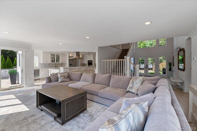 5 Landing Court, Dix Hills, NY 11746
