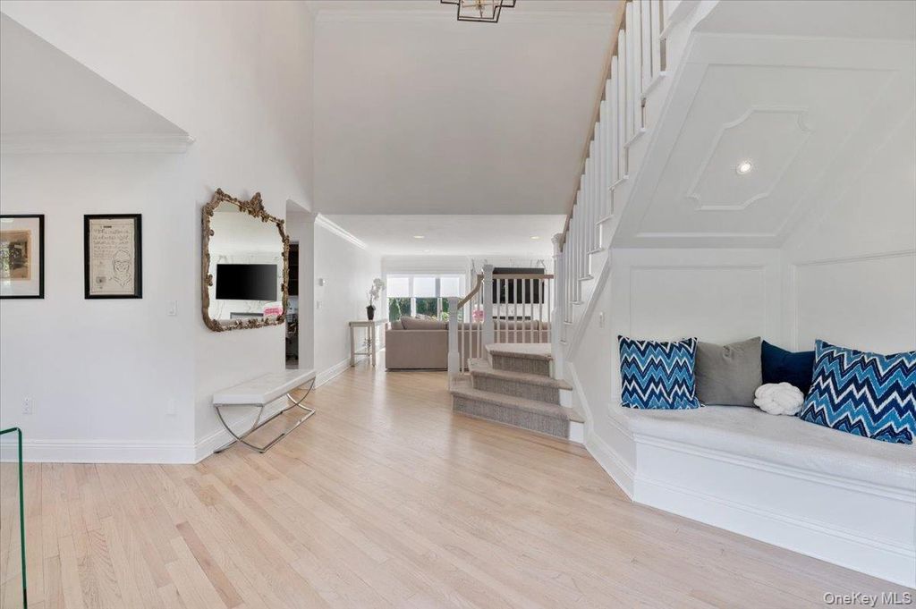 5 Landing Court, Dix Hills, NY 11746 — photo 3
