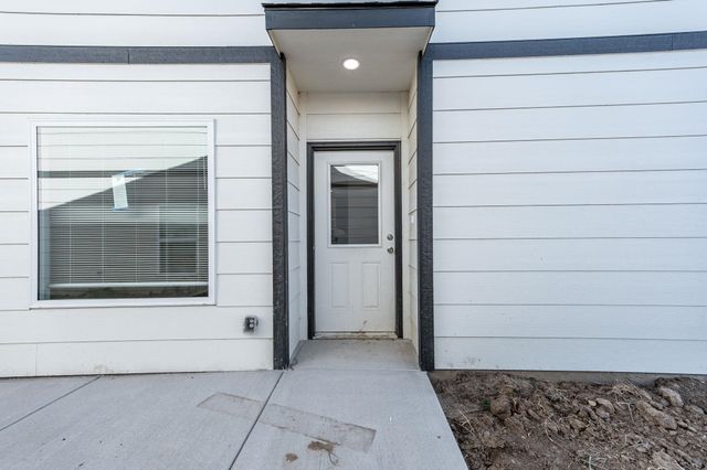 504 E Harper St, Valley Center, KS 67147