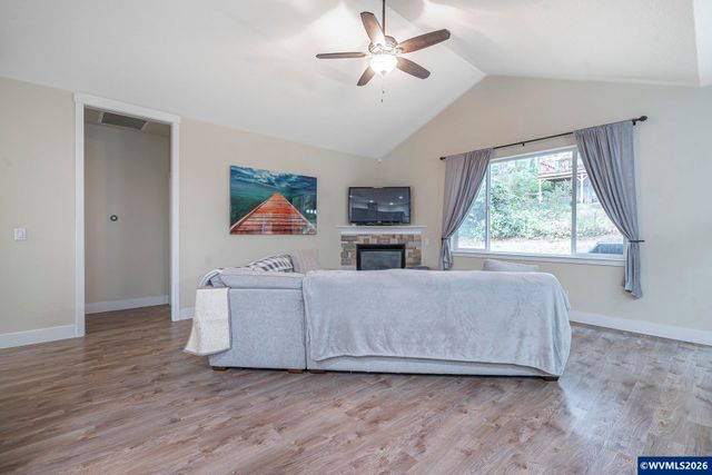 545 Cascade Dr NW, Salem, OR 97304