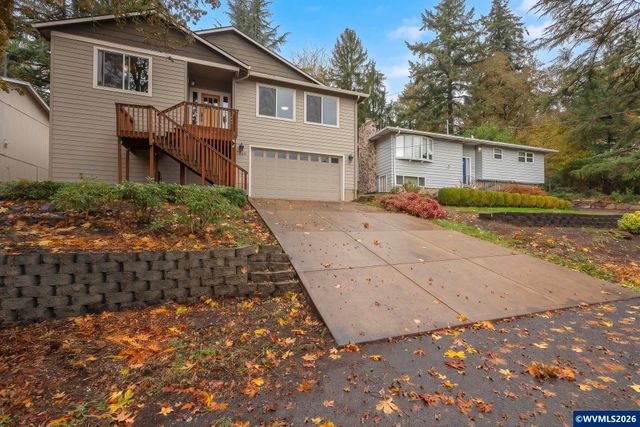 545 Cascade Dr NW, Salem, OR 97304
