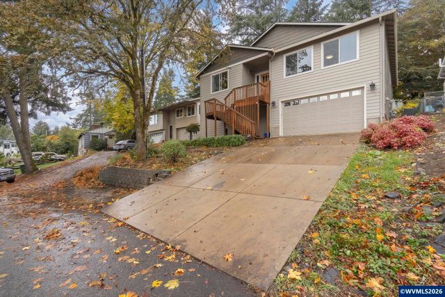 545 Cascade Dr NW, Salem, OR 97304
