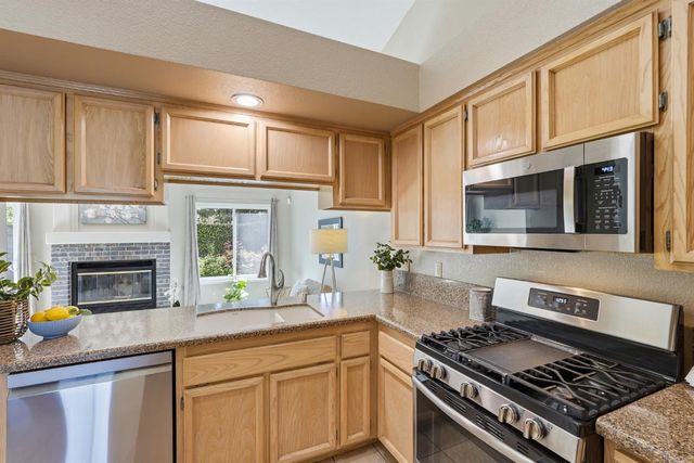 5136 Rosbury Dell Pl, Antelope, CA 95843