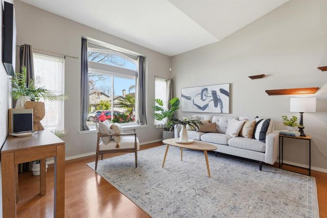 5136 Rosbury Dell Pl, Antelope, CA 95843